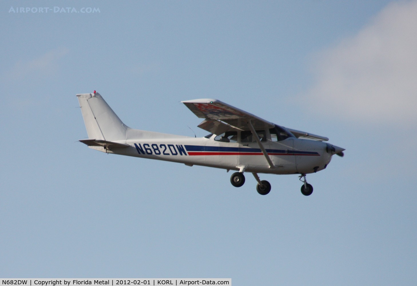 N682DW, 2000 Cessna 172R C/N 17280943, ORL 2012