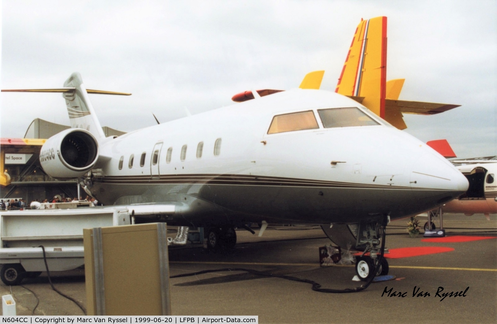 N604CC, 1998 Canadair Challenger 604 (CL-600-2B16) C/N 5376, At Paris Air Show 1999.