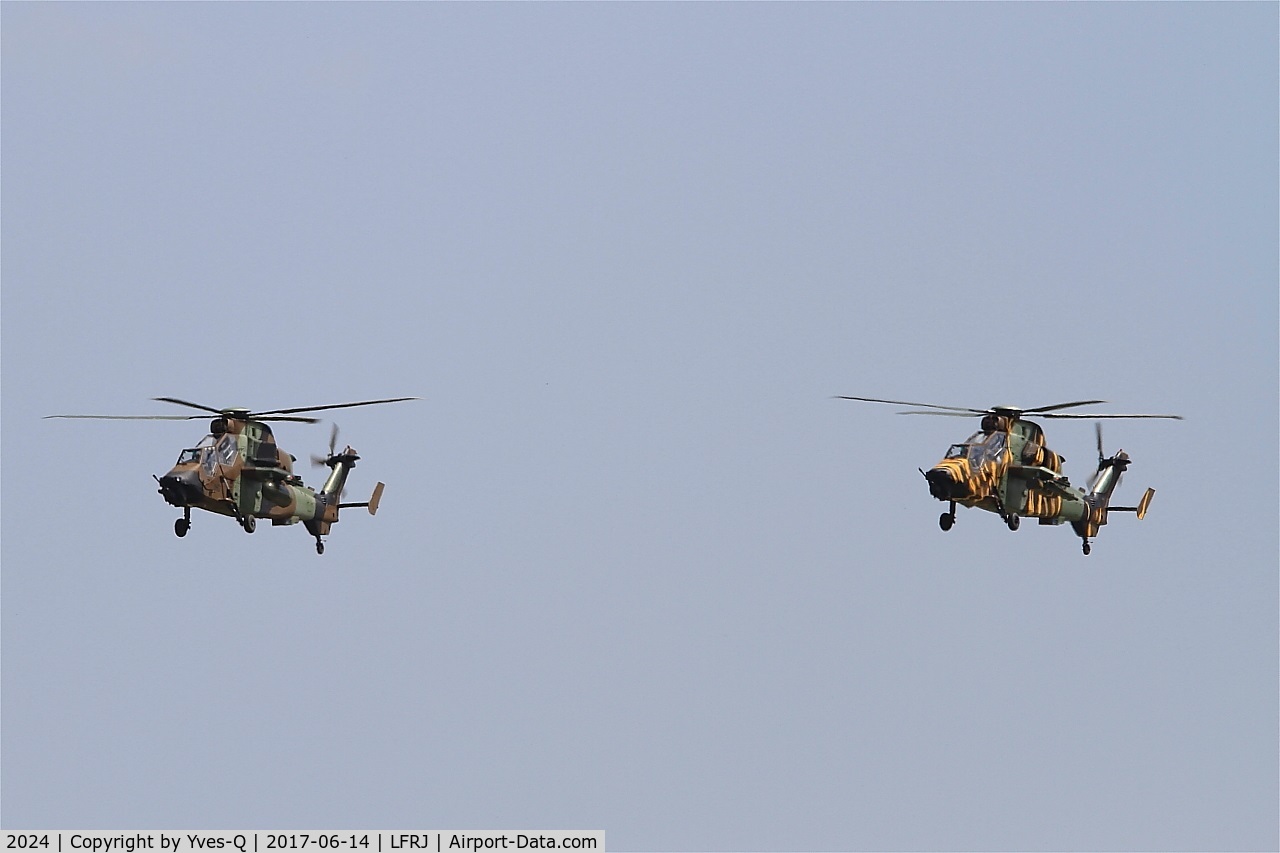 2024, Eurocopter EC-665 Tigre HAP C/N 2024, Eurocopter EC-665 Tigre HAP, Short approach rwy 26, Landivisiau Naval Air Base (LFRJ) Tiger Meet 2017