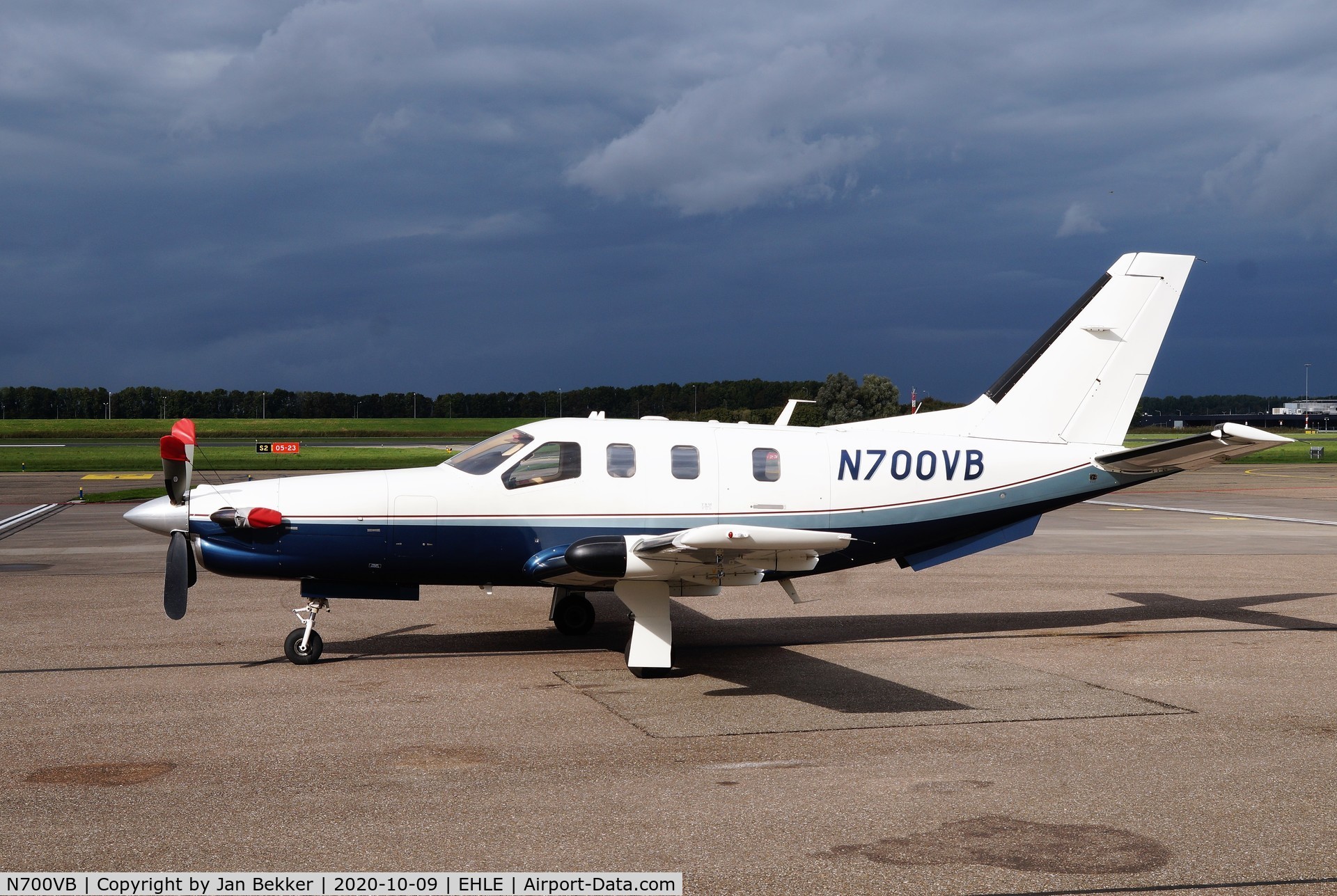 N700VB, 2002 Socata TBM-700 C/N 237, Lelystad Airport
