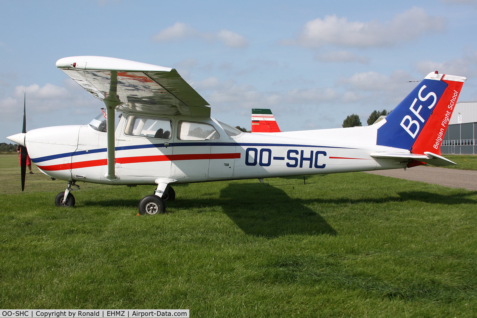 OO-SHC, Reims F172N Skyhawk C/N 1770, at ehmz