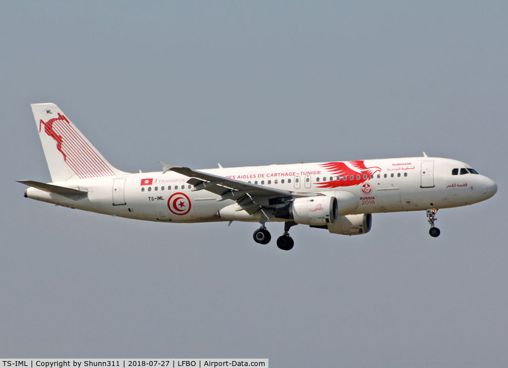 TS-IML, 1999 Airbus A320-211 C/N 0958, Landing rwy 32L in special World Cup 2018 c/s