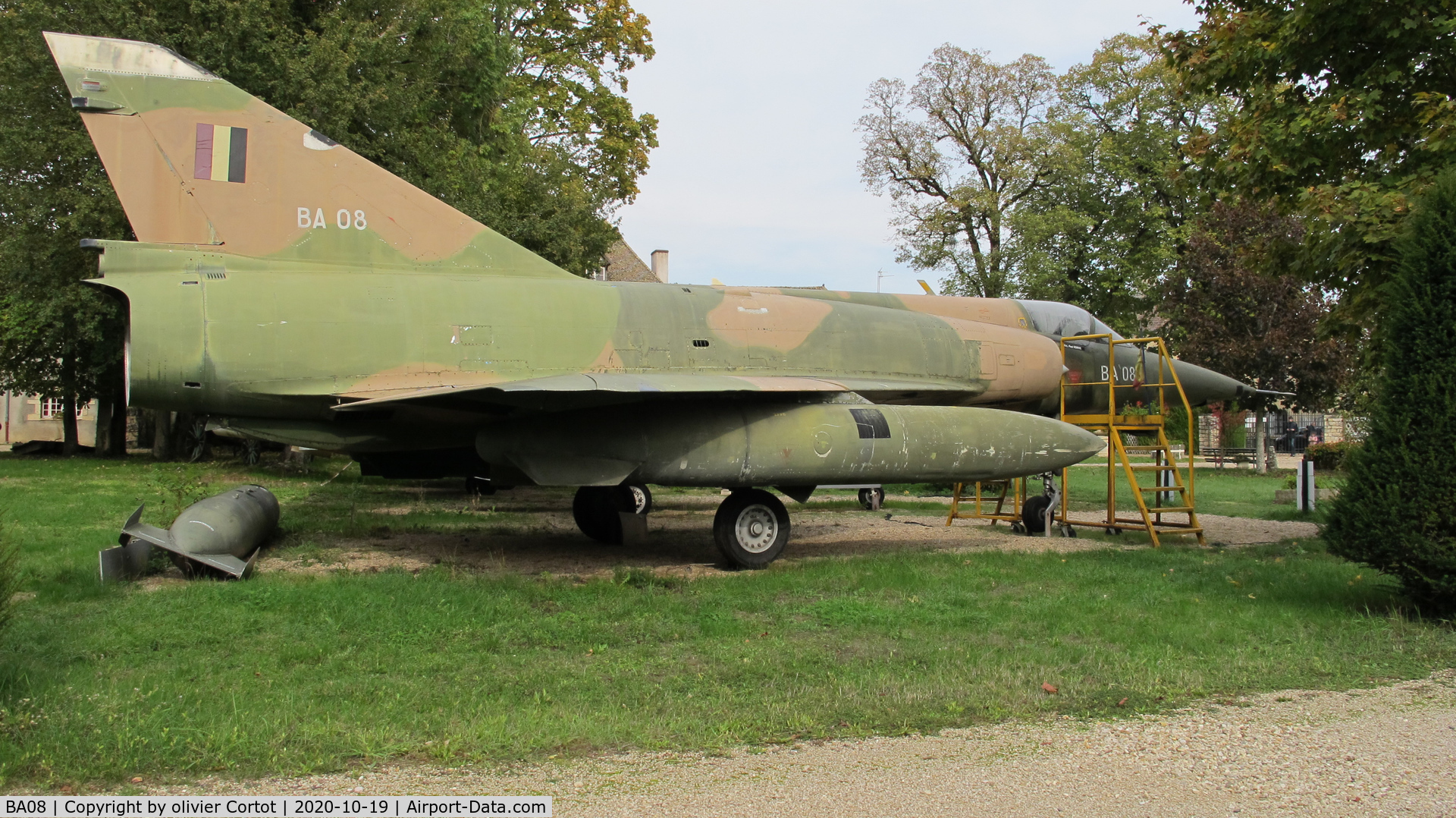 BA08, SABCA Mirage 5BA C/N 08, the paint is fading away...
