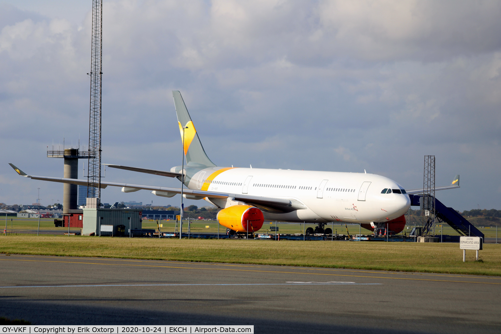 OY-VKF, 1999 Airbus A330-243 C/N 309, OY-VKF, Sunclass Airlines in CPH