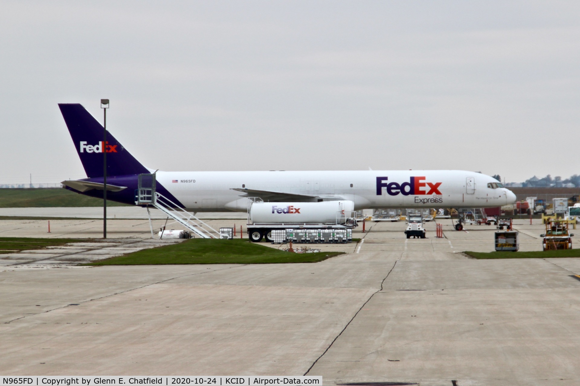 N965FD, 1997 Boeing 757-258 C/N 27622, Sitting on the FedEx ramp