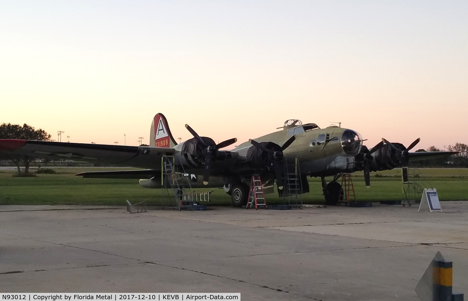 N93012, 1944 Boeing B-17G-30-BO Flying Fortress C/N 32264, Nine O Nine