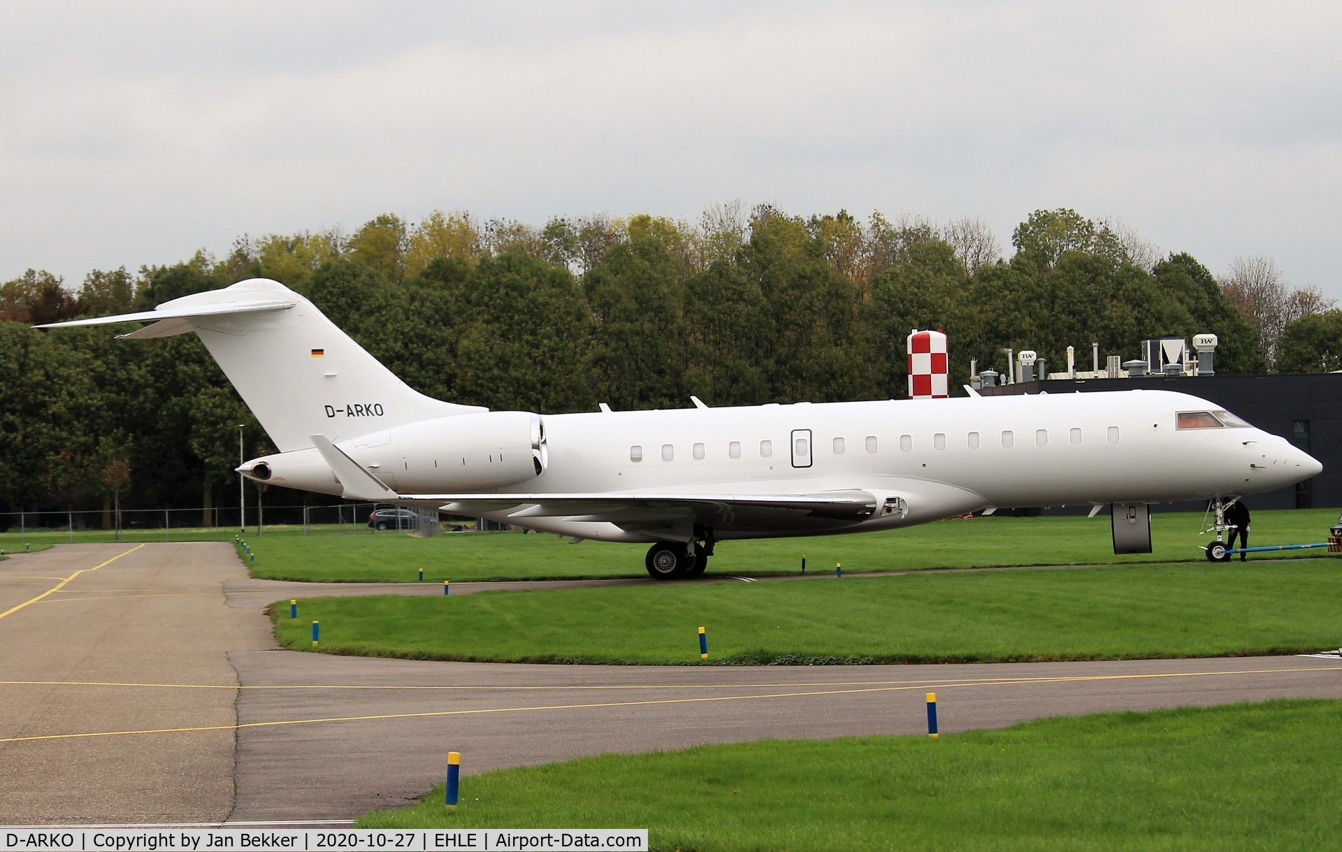 D-ARKO, 2009 Bombardier BD-700-1A10 Global Express C/N 9348, After a new livery at Lelystad Airport