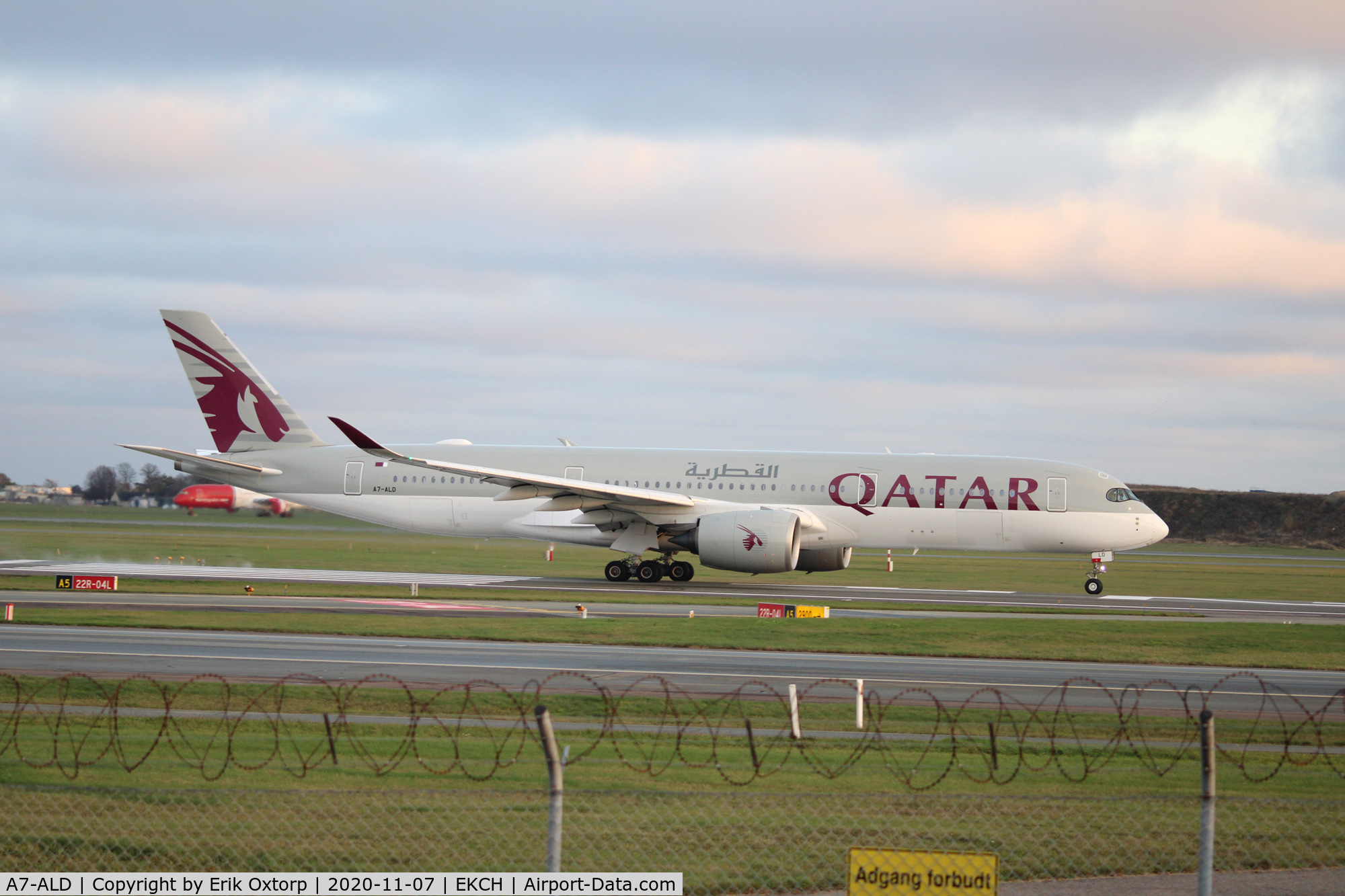 A7-ALD, 2015 Airbus A350-941 C/N 010, A7-ALD taking off rw 22R
