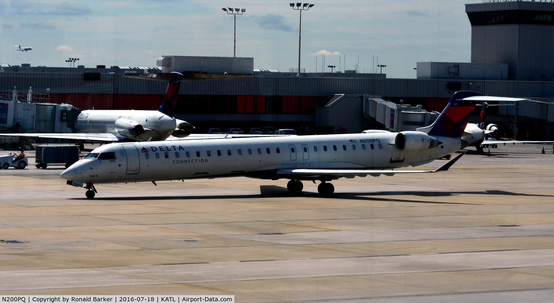 N200PQ, 2008 Bombardier CRJ-900ER (CL-600-2D24) C/N 15200, Taxi Atlanta