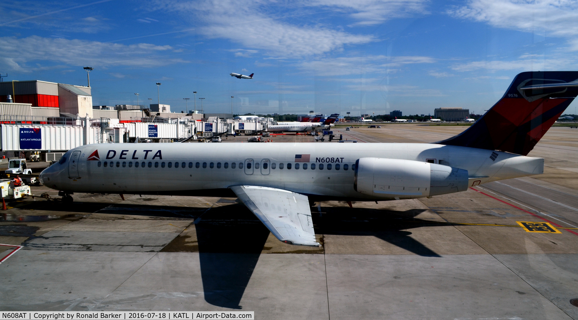 N608AT, 2000 Boeing 717-200 C/N 55081, Ready to push back Atlanta