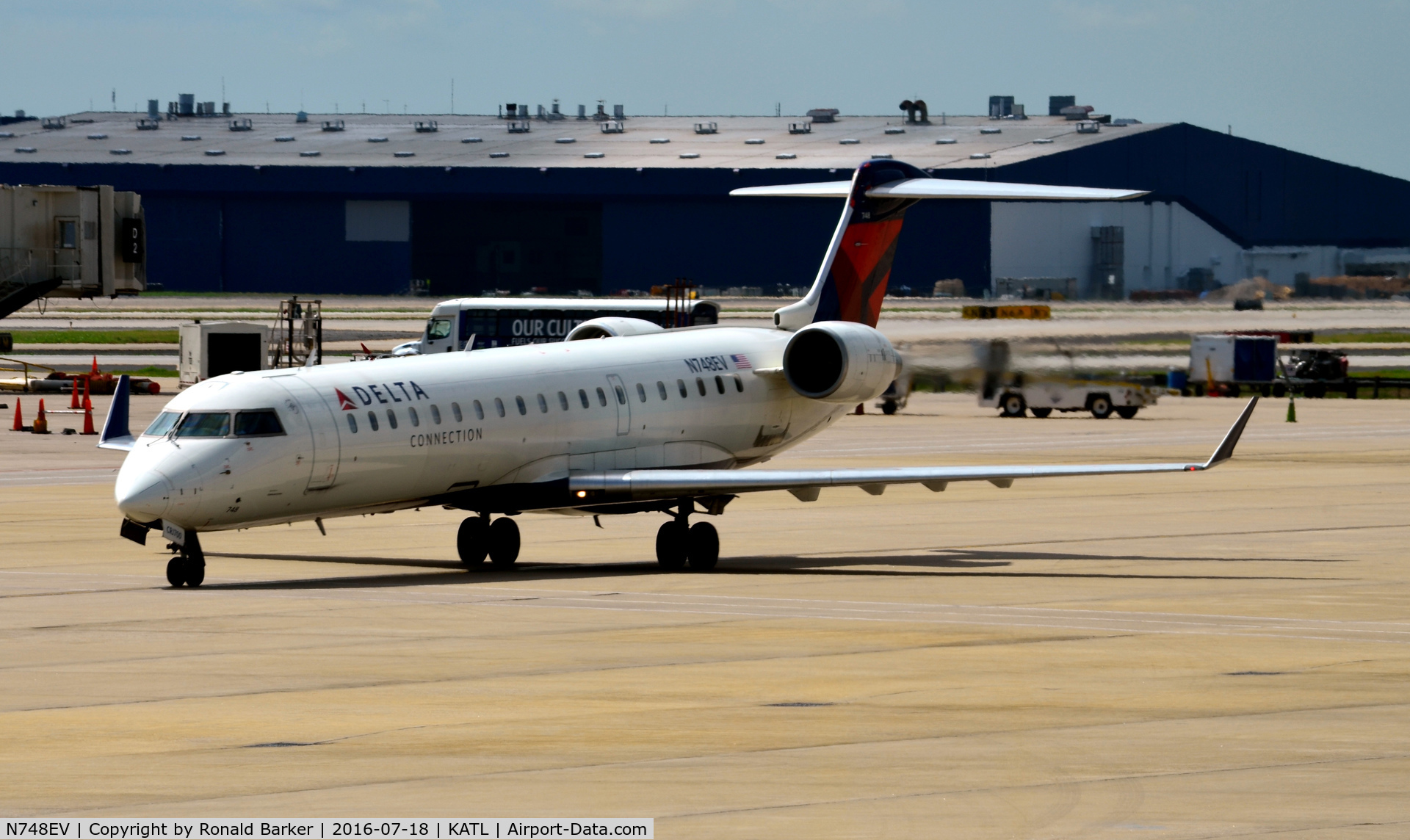 N748EV, 2004 Bombardier CRJ-700 (CL-600-2C10) Regional Jet C/N 10158, Taxi Atlanta