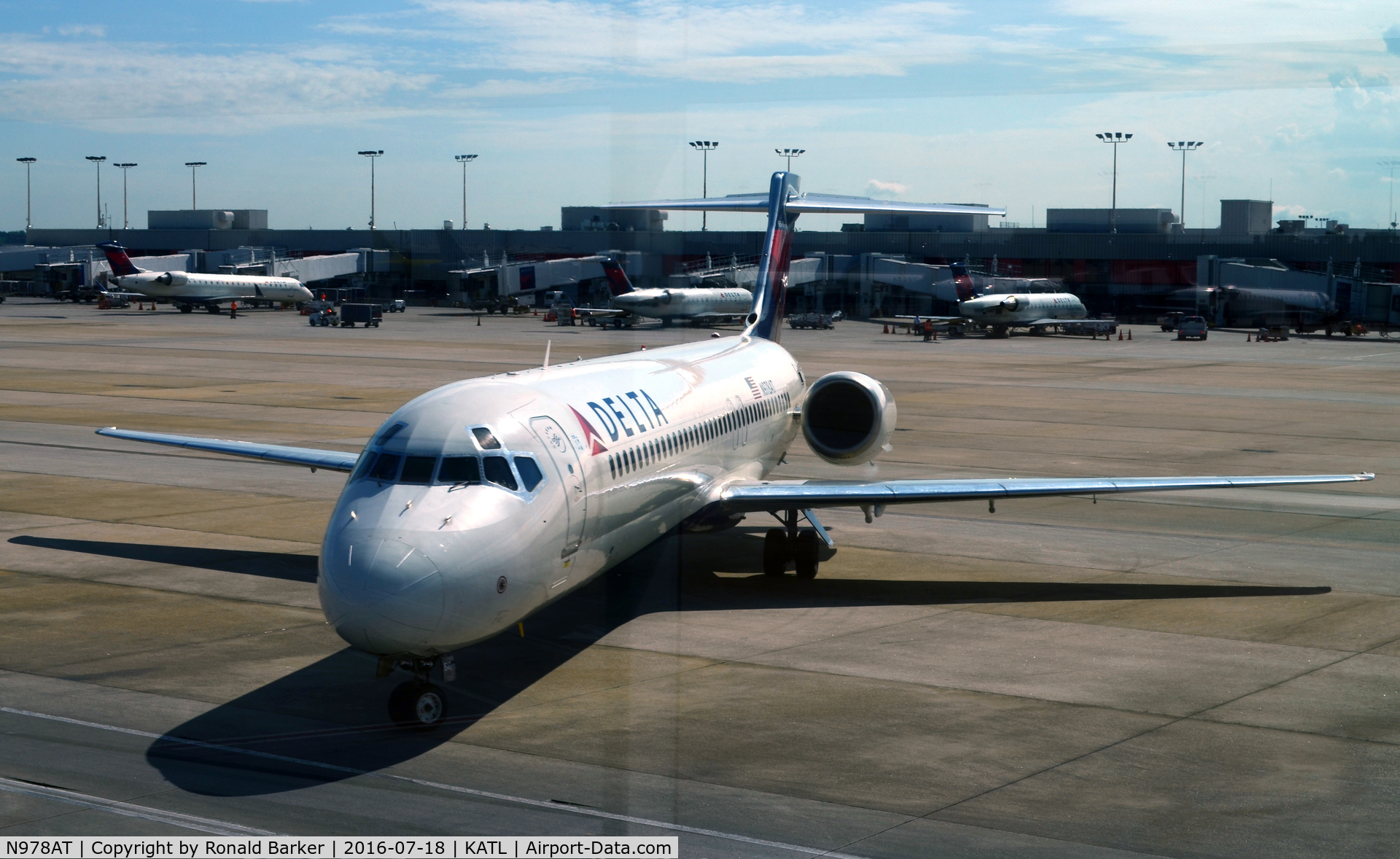 N978AT, 2002 Boeing 717-200 C/N 55037, Arriving Gate C31 Atlanta