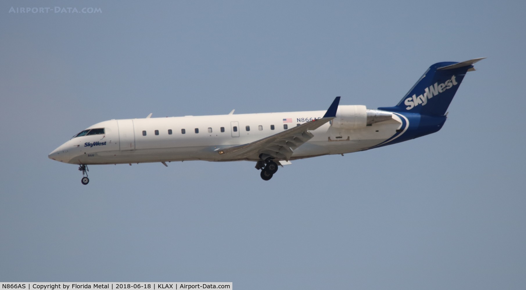 N866AS, 2001 Bombardier CRJ-200ER (CL-600-2B19) C/N 7517, LAX spotting 2018