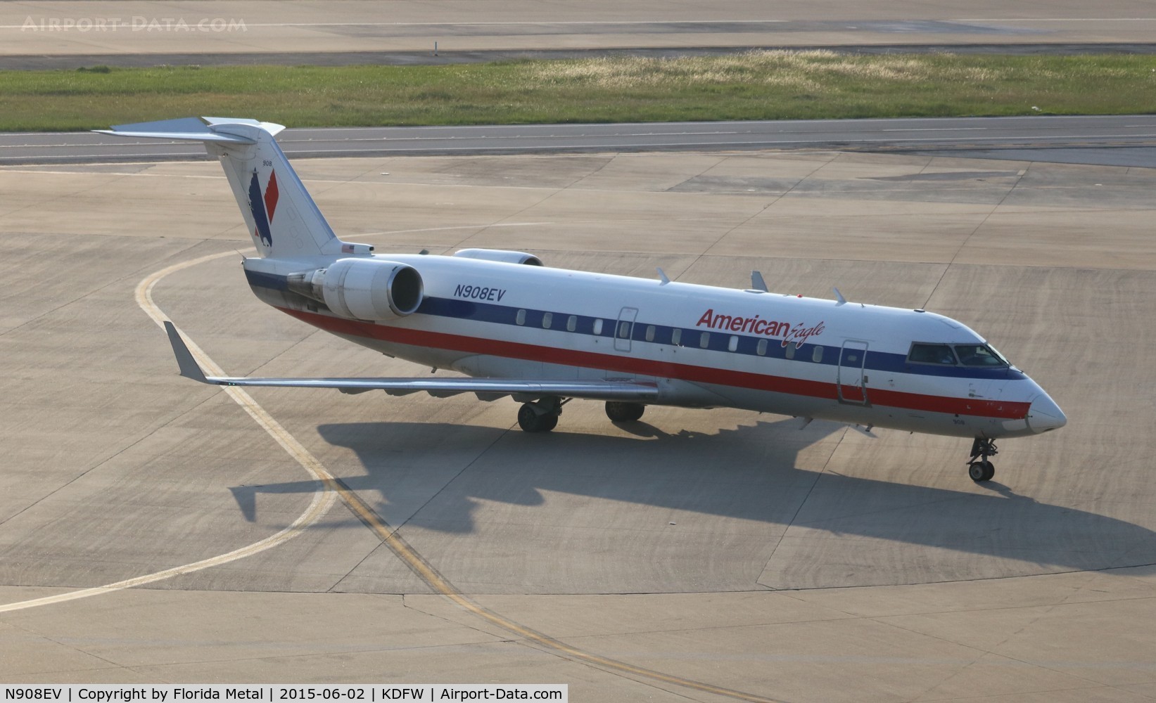 N908EV, 2002 Bombardier CRJ-200ER (CL-600-2B19) C/N 7654, DFW spotting 2015
