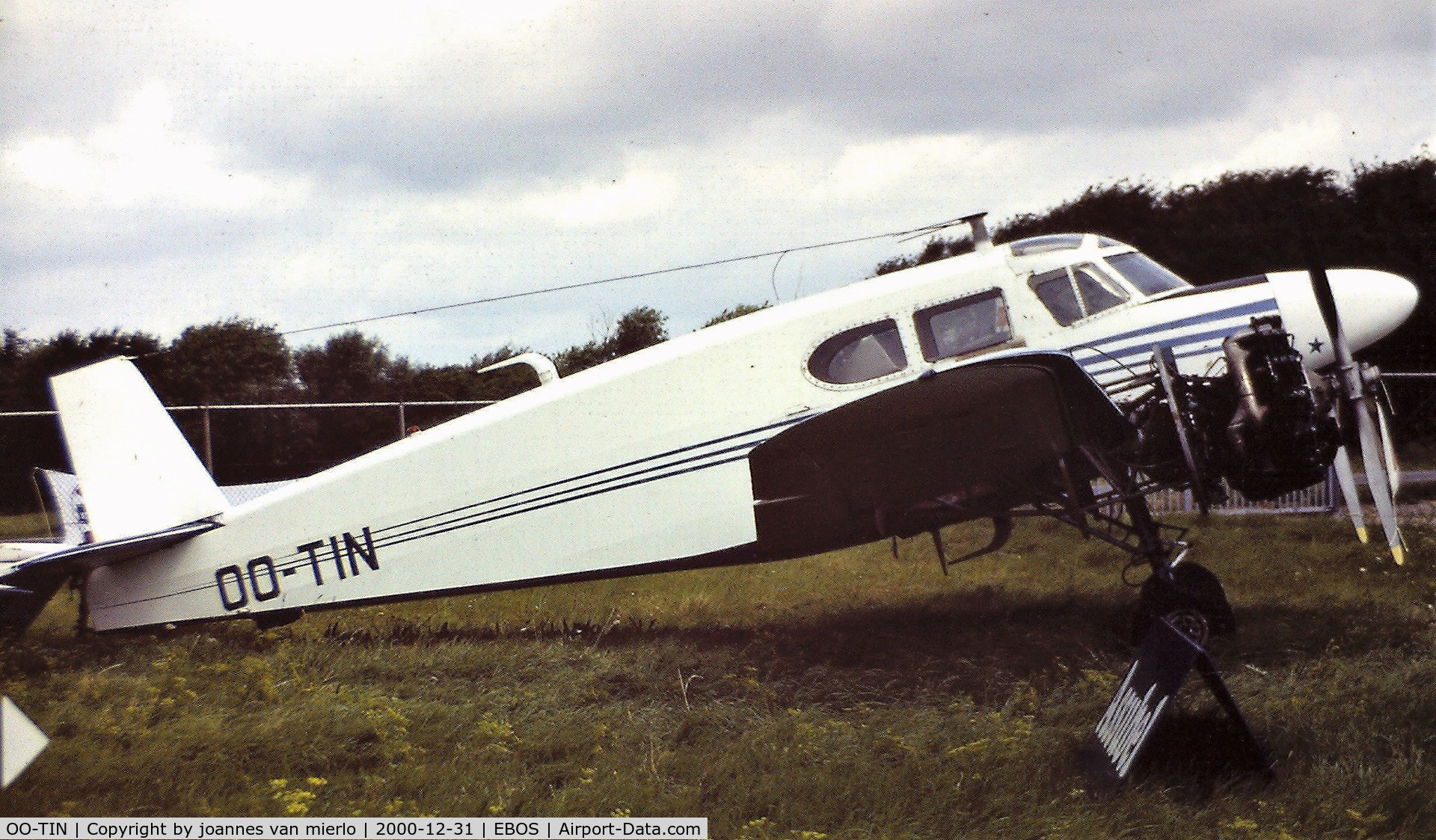 OO-TIN, 1943 Cessna UC-78 Bobcat C/N 5253, Ostend