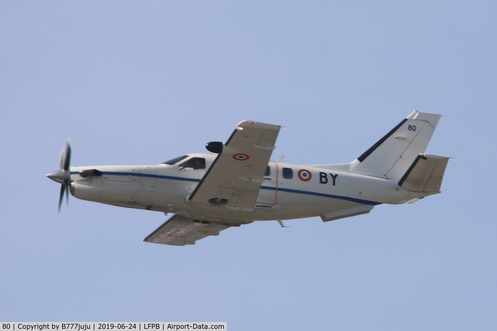 80, Socata TBM-700A C/N 80, on departure from Le-Bourget