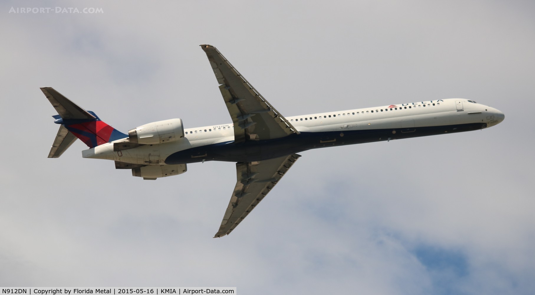 N912DN, 1996 McDonnell Douglas MD-90-30 C/N 53392, MIA spotting 2015