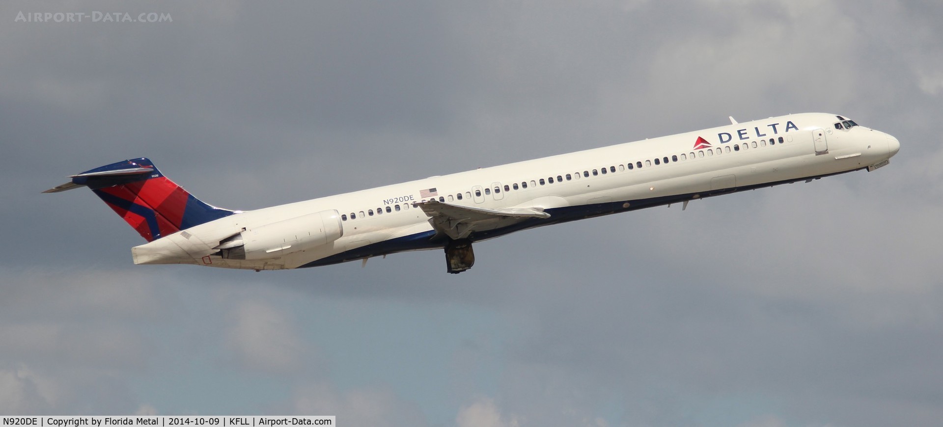 N920DE, 1993 McDonnell Douglas MD-88 C/N 53423, FLL spotting 2014