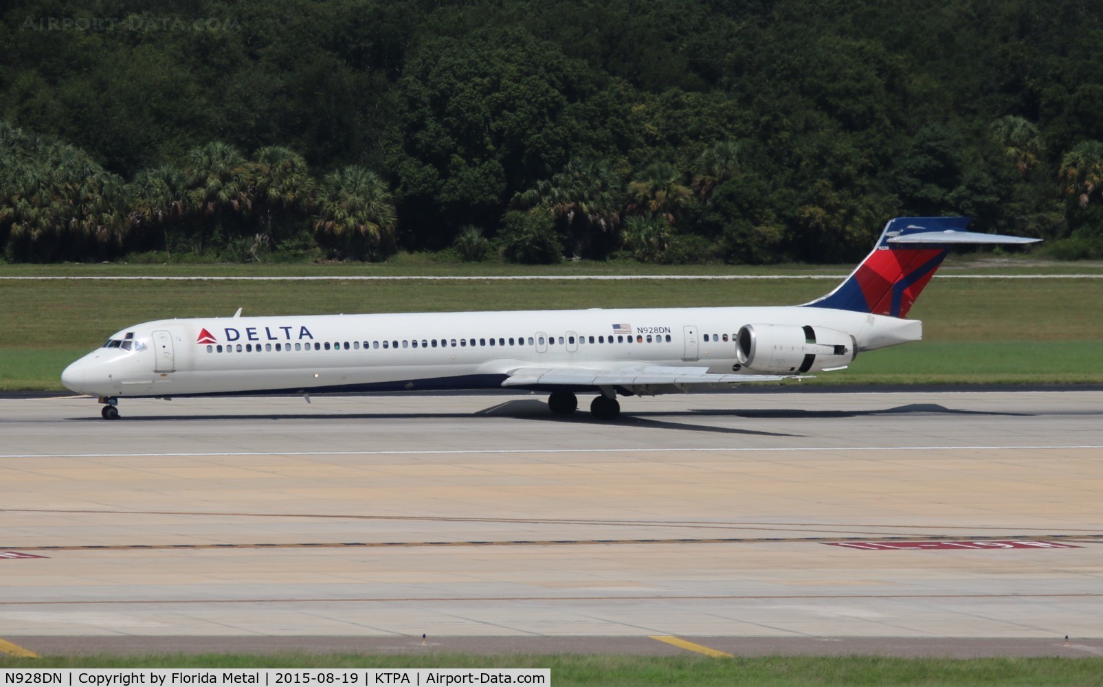 N928DN, 1999 McDonnell Douglas MD-90-30 C/N 53590, TPA spotting 2015