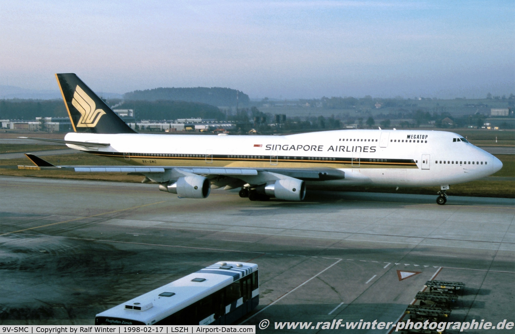 9V-SMC, 1989 Boeing 747-412 C/N 24063, Boeing 747-412 - SQ SIA Singapore Airlines - 24063 - 9V-SMC - 17.02.1998 - ZRH