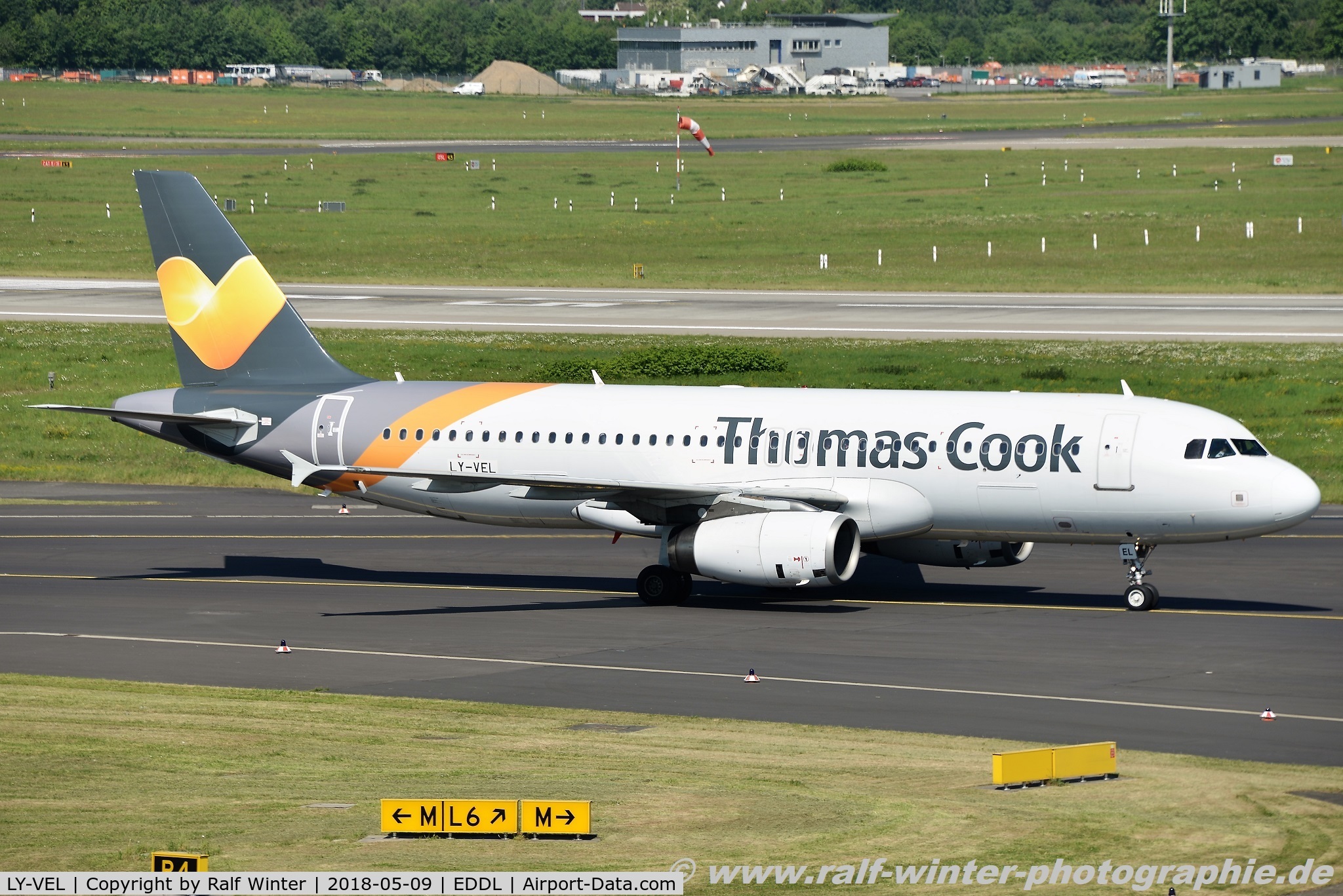 LY-VEL, 2003 Airbus A320-232 C/N 1998, Airbus A320-232 - N9 NVD Avion Express opfor Thomas Cook - 1998 - LY-VEL - 09.05.2018 - DUS