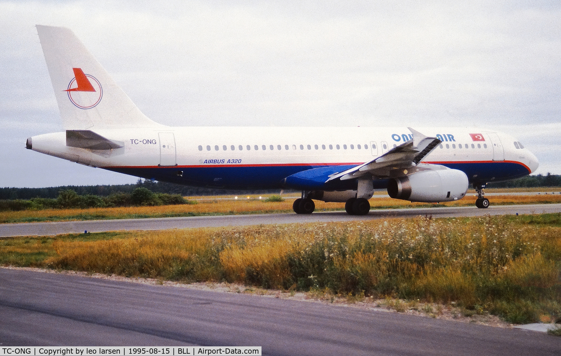 TC-ONG, 1992 Airbus A320-231 C/N 361, Billund 15.8.1995