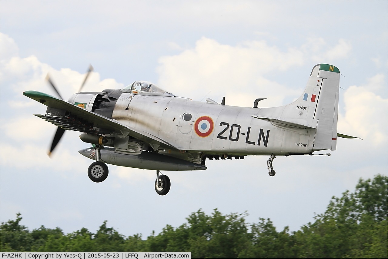 F-AZHK, Douglas AD-4N Skyraider C/N 7802, Douglas AD-4N Skyraider, Take off rwy 28, La Ferté-Alais airfield (LFFQ) Airshow 2015