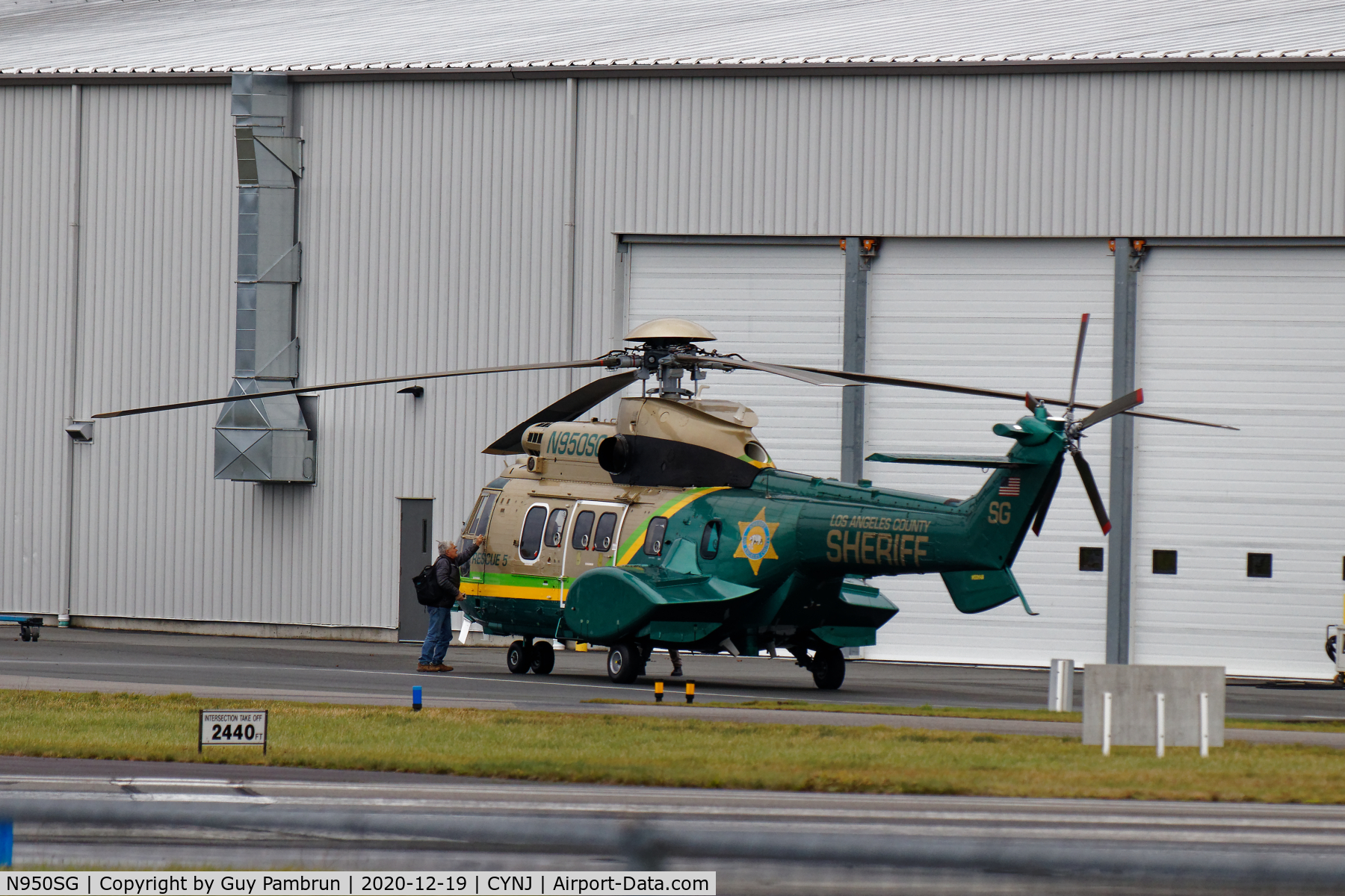 N950SG, 2003 Eurocopter AS-332L-1 Super Puma C/N 9007, Ready to pull into the hanger