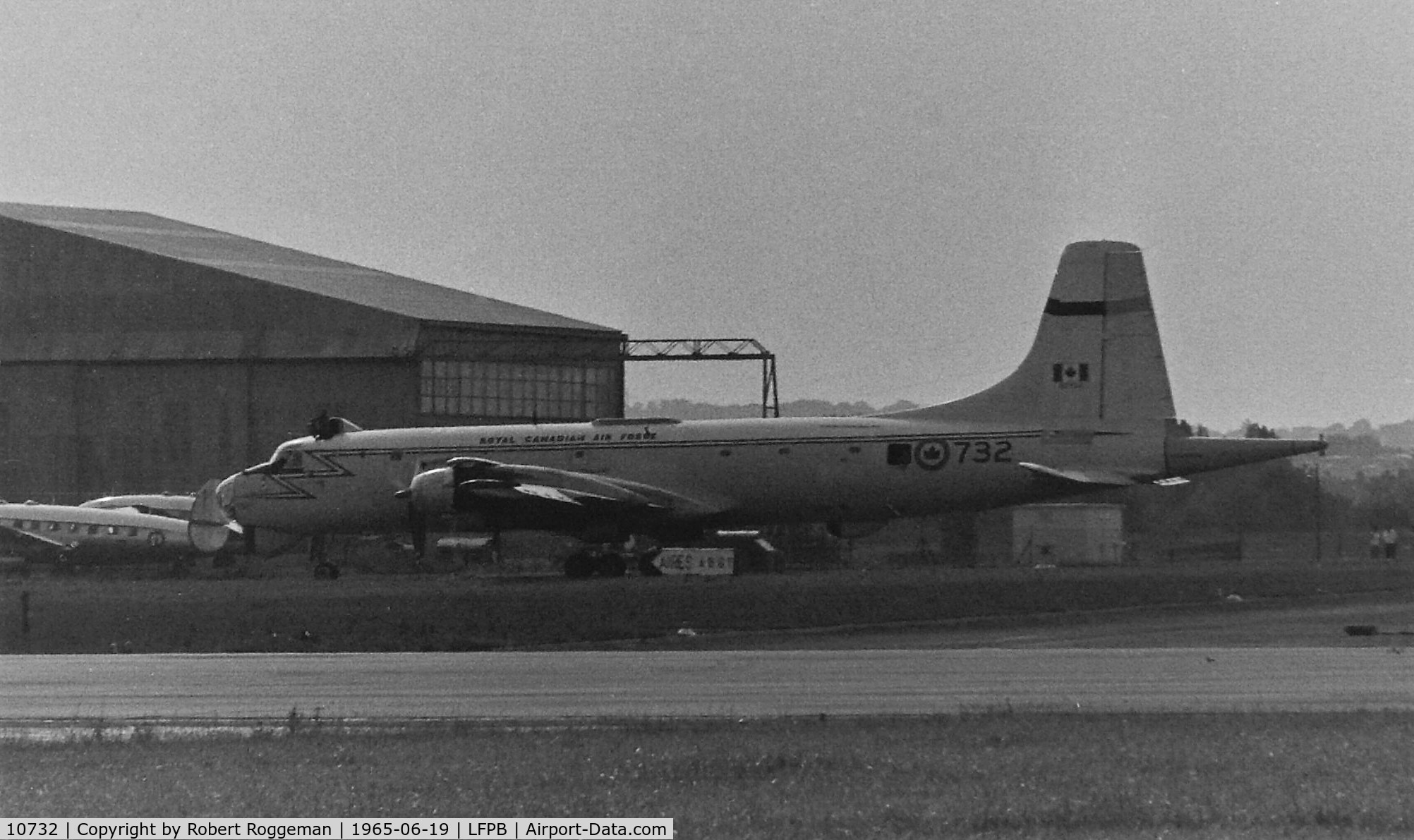 10732, Canadair CP-107 Argus 2 (CL-28-2) C/N 23, PARIS AIRSHOW.RCAF.ARGUS.