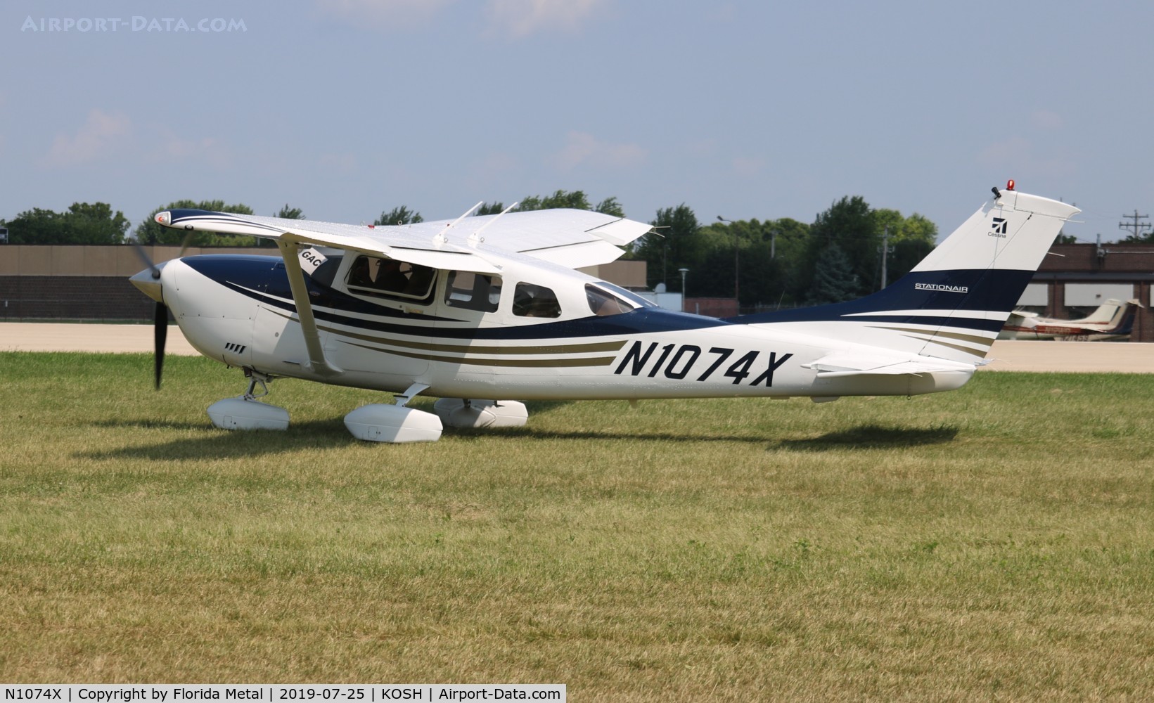 N1074X, 2005 Cessna 206H Stationair C/N 20608233, EAA OSH 2019