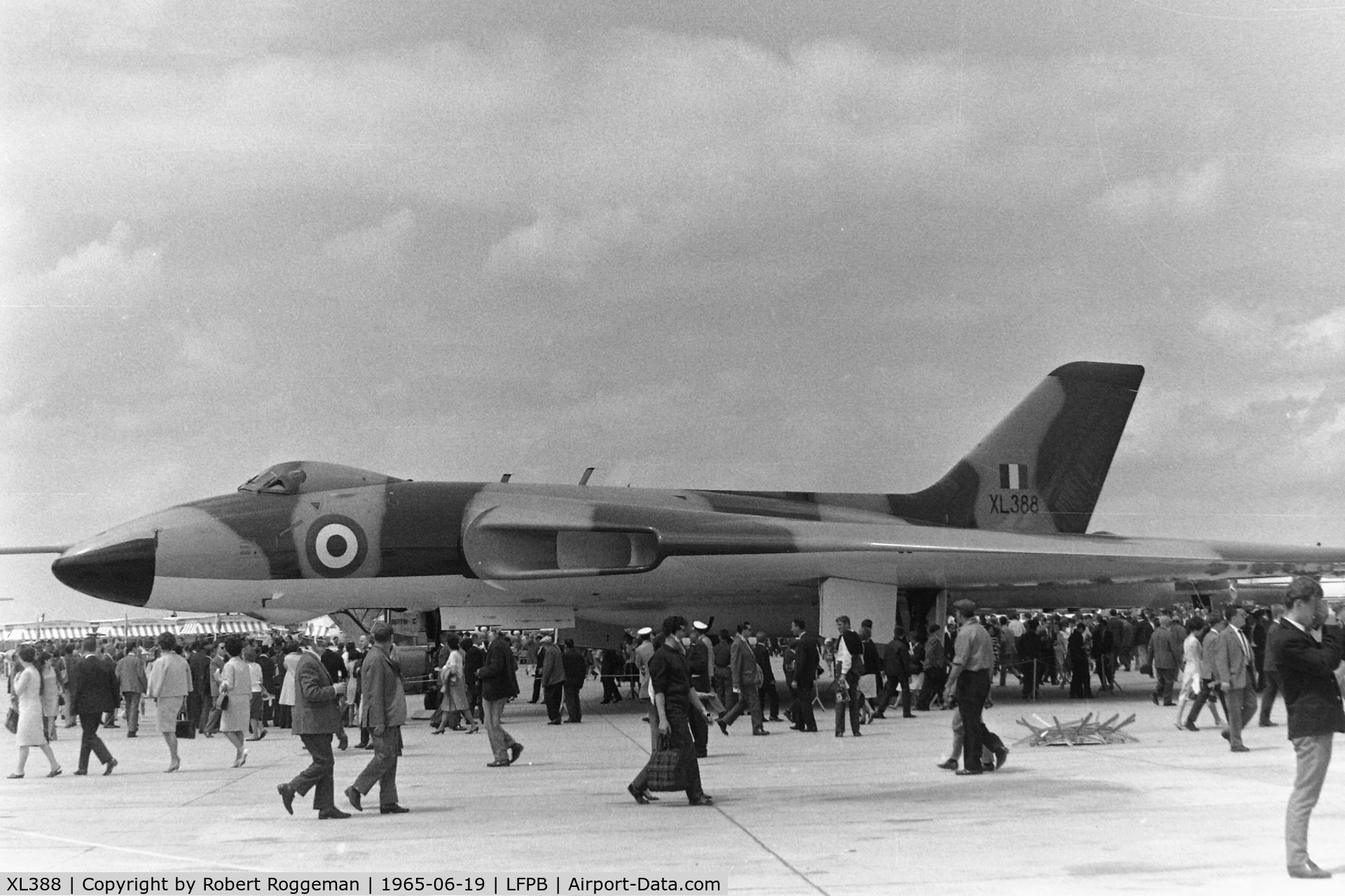 XL388, 1962 Avro Vulcan B.2 C/N Set 38, PARIS AIRSHOW.RAF.