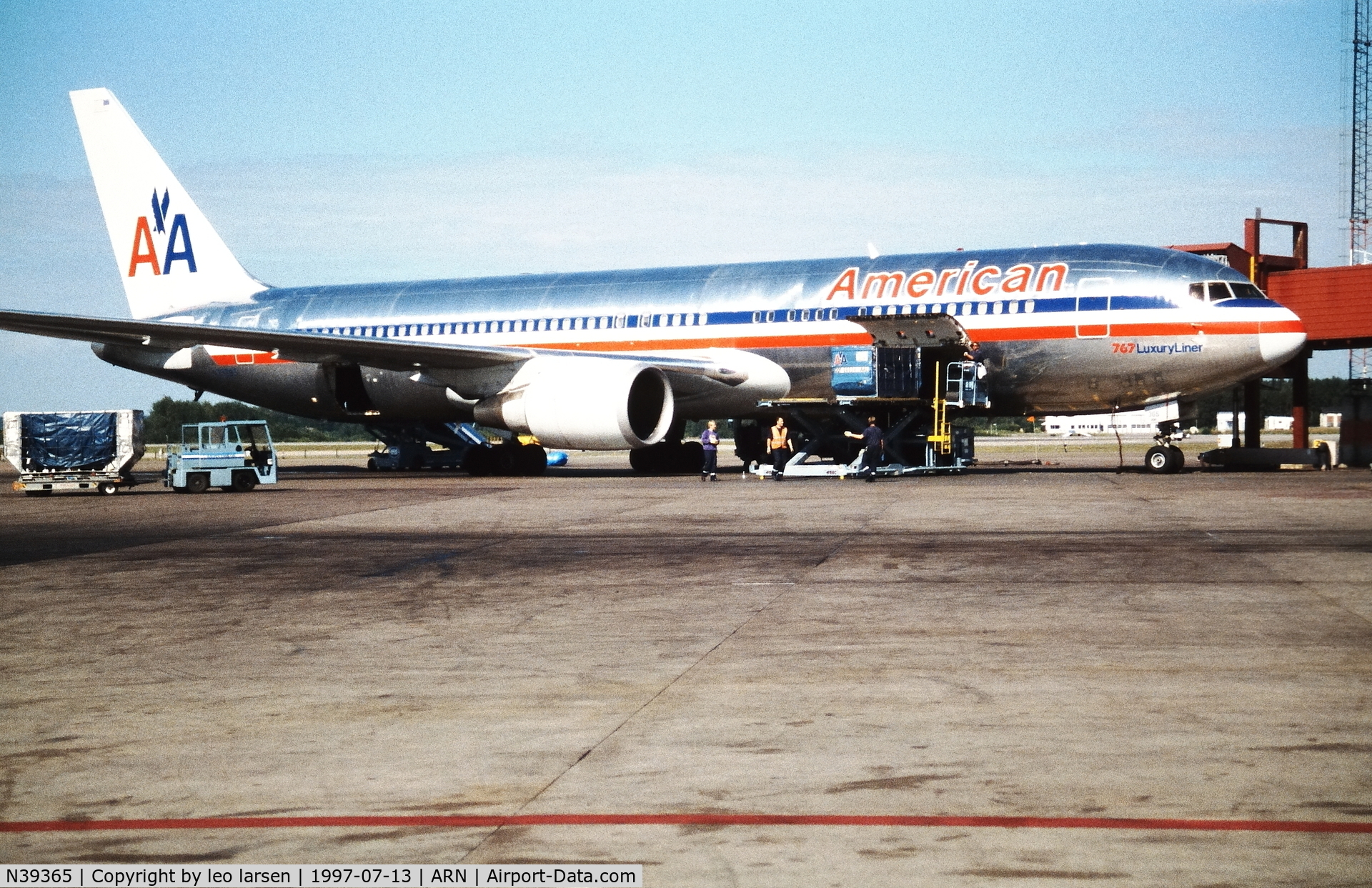 N39365, 1988 Boeing 767-323 C/N 24046, Stockholm Arlanda 13.7.1997