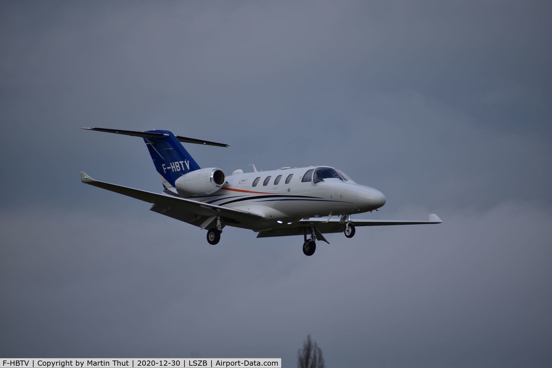 F-HBTV, 2016 Cessna 525 Citation M2 C/N 525-0918, Astonjet F-HBTV landing from Paris le Bourget.
