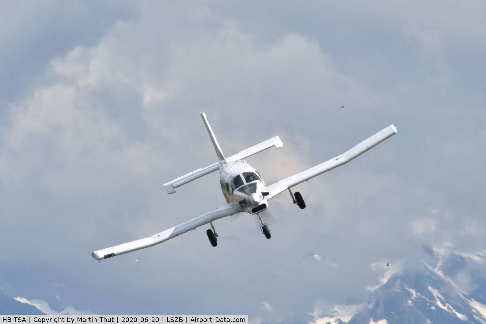 HB-TSA, 2009 Pacific Aerospace 750XL C/N 152, Bring skydivers into the sky and landing