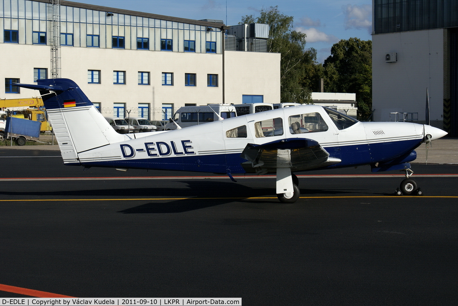 D-EDLE, Piper PA-28RT-201T Arrow IV C/N 28R-8131027, Built 1981