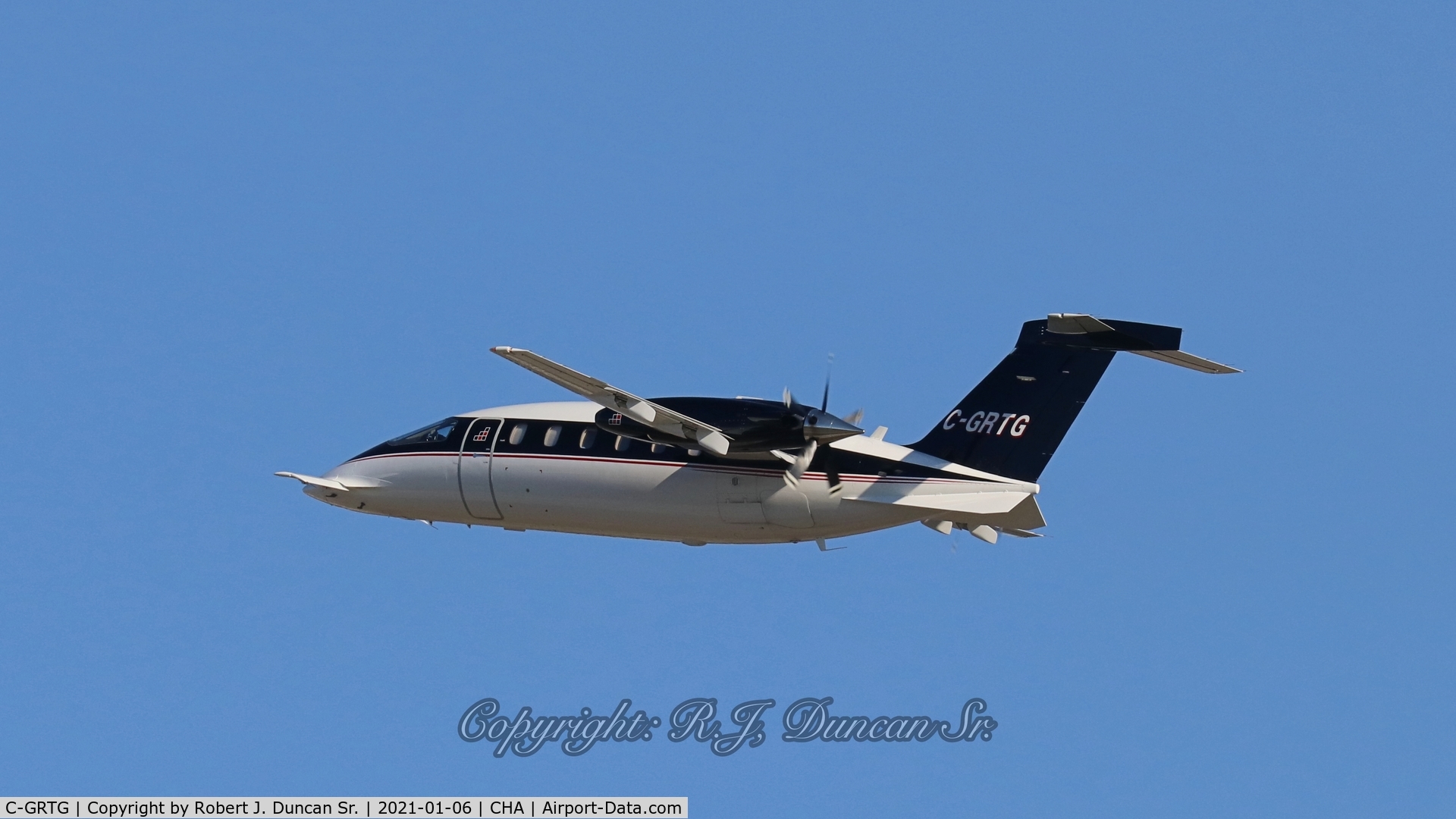 C-GRTG, 2008 Piaggio P-180 Avanti II C/N 1172, Piaggio P-180 taking off from Chattanooga, Tennessee's Lovell Field on 6 January, 2021.