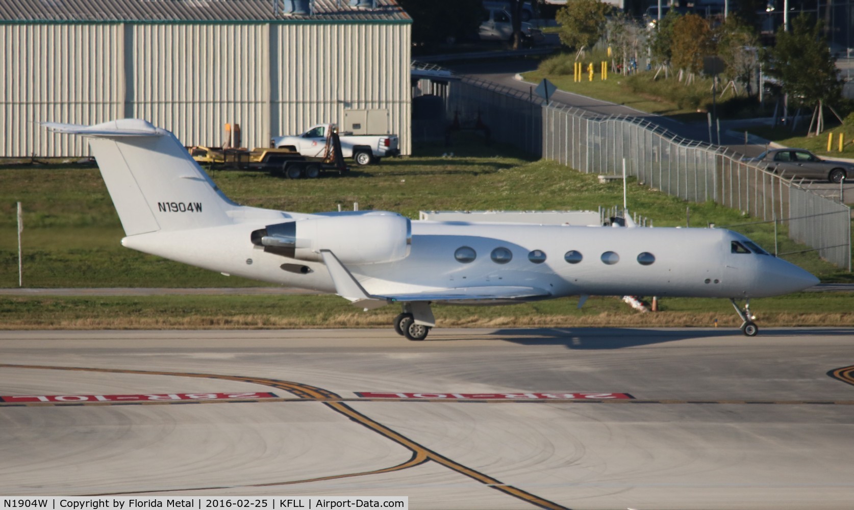 N1904W, 1994 Gulfstream Aerospace G-IV SP C/N 1237, FLL spotting 2016