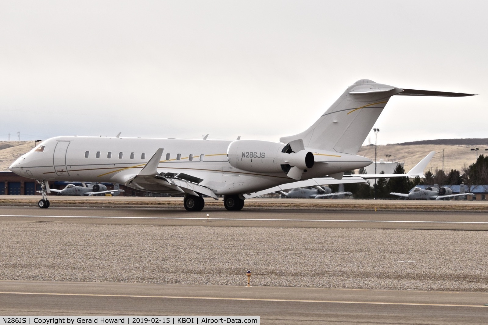 N286JS, 2012 Bombardier BD-700 1A11 Global 5000 C/N 9492, Landing 10L.