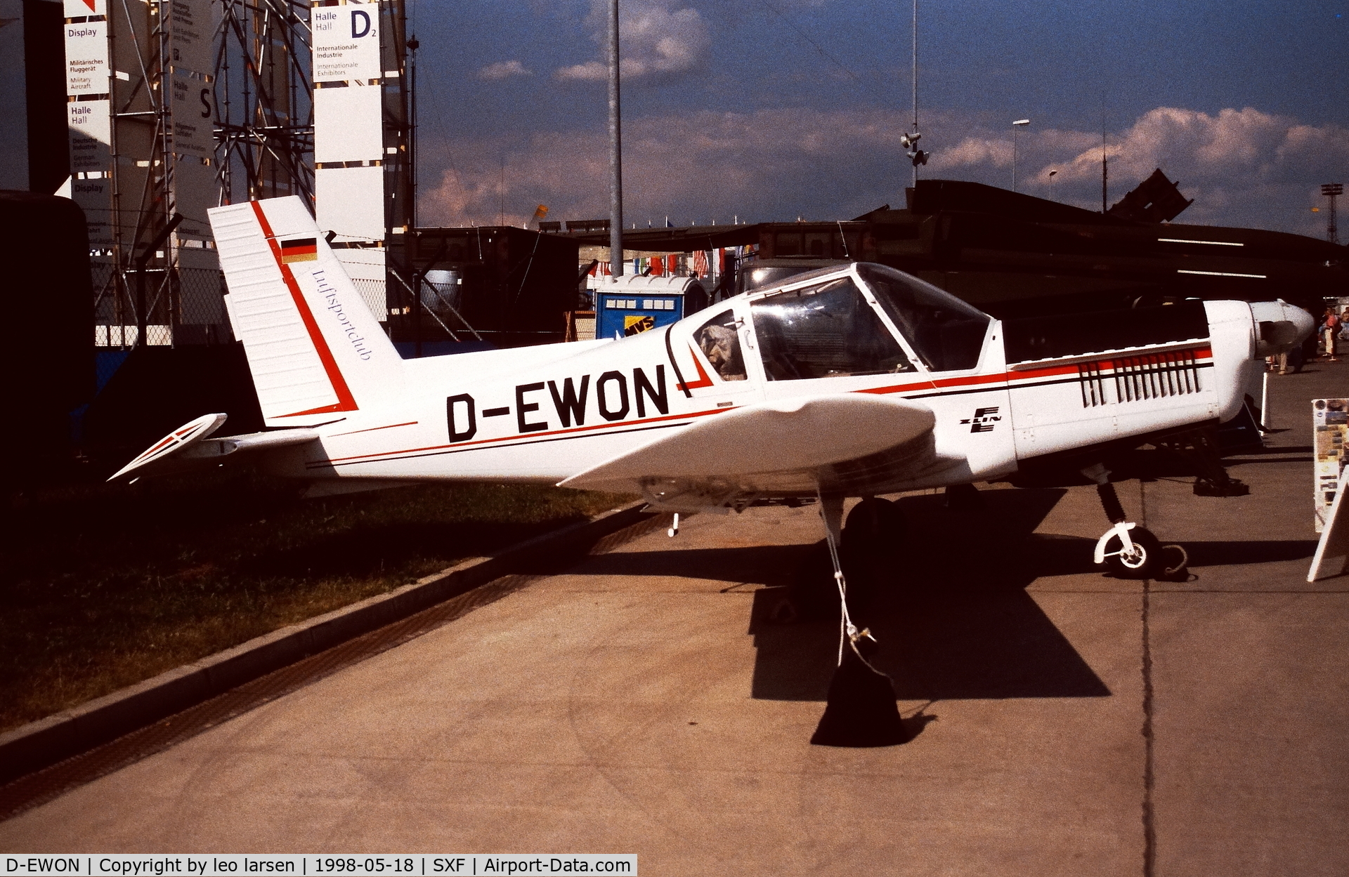 D-EWON, 1978 Zlin Z-42M C/N 0132/05, Berlin Air Show 18.5.1998