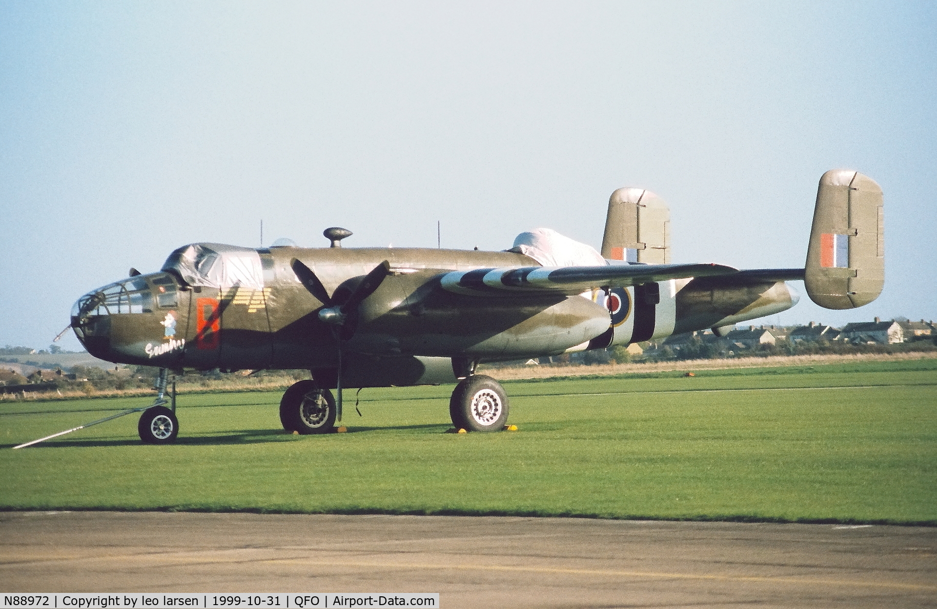 N88972, 1943 North American B-25D Mitchell C/N 100-23644, Duxford 31.10.1999
