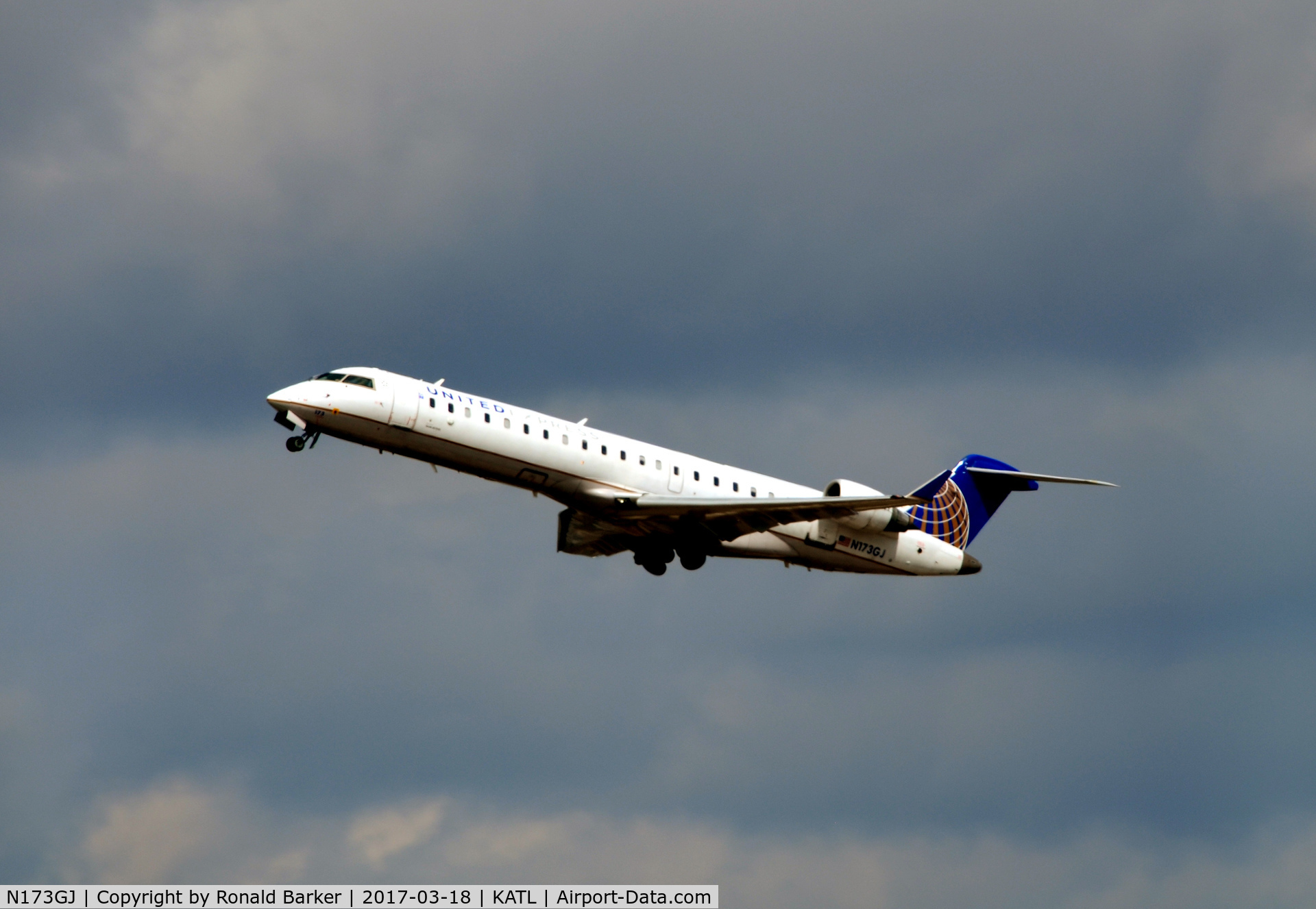 N173GJ, Bombardier CRJ-702 (CL-600-2C10) Regional Jet C/N 10287, Takeoff Atlanta