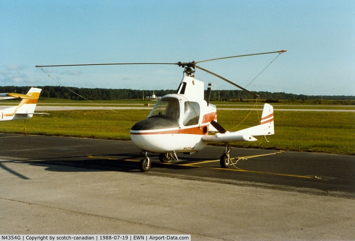 N4354G, 1971 McCulloch J-2 C/N 064, Gyrocopter, N43546, at Coastal Carolina Regional Airport (previously named Craven County Regional Airport) at New Bern, NC