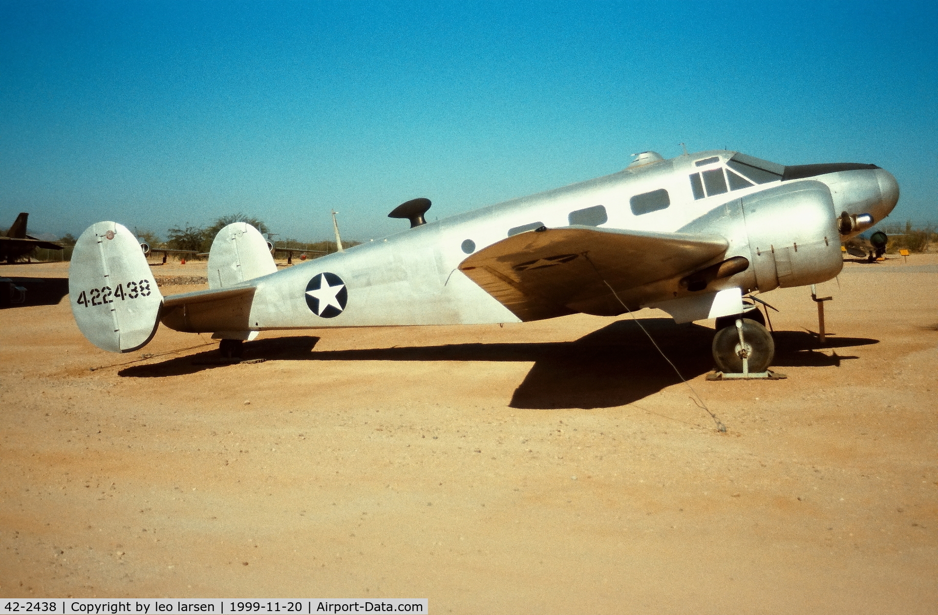 42-2438, 1944 Beech AT-7 C/N 4260, Pima Air Museum 20.11.1999