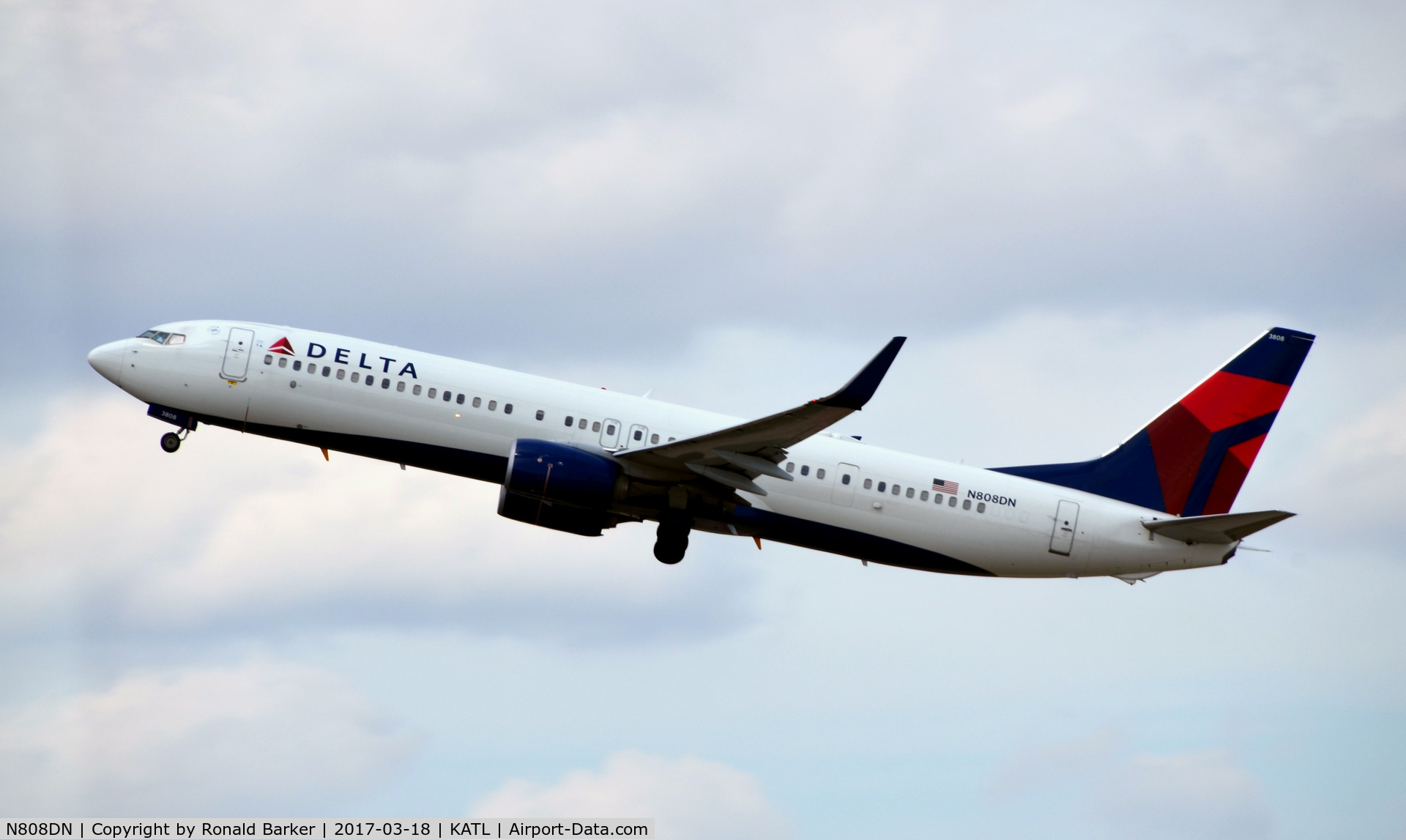 N808DN, 2013 Boeing 737-932/ER C/N 31920, Takeoff Atlanta