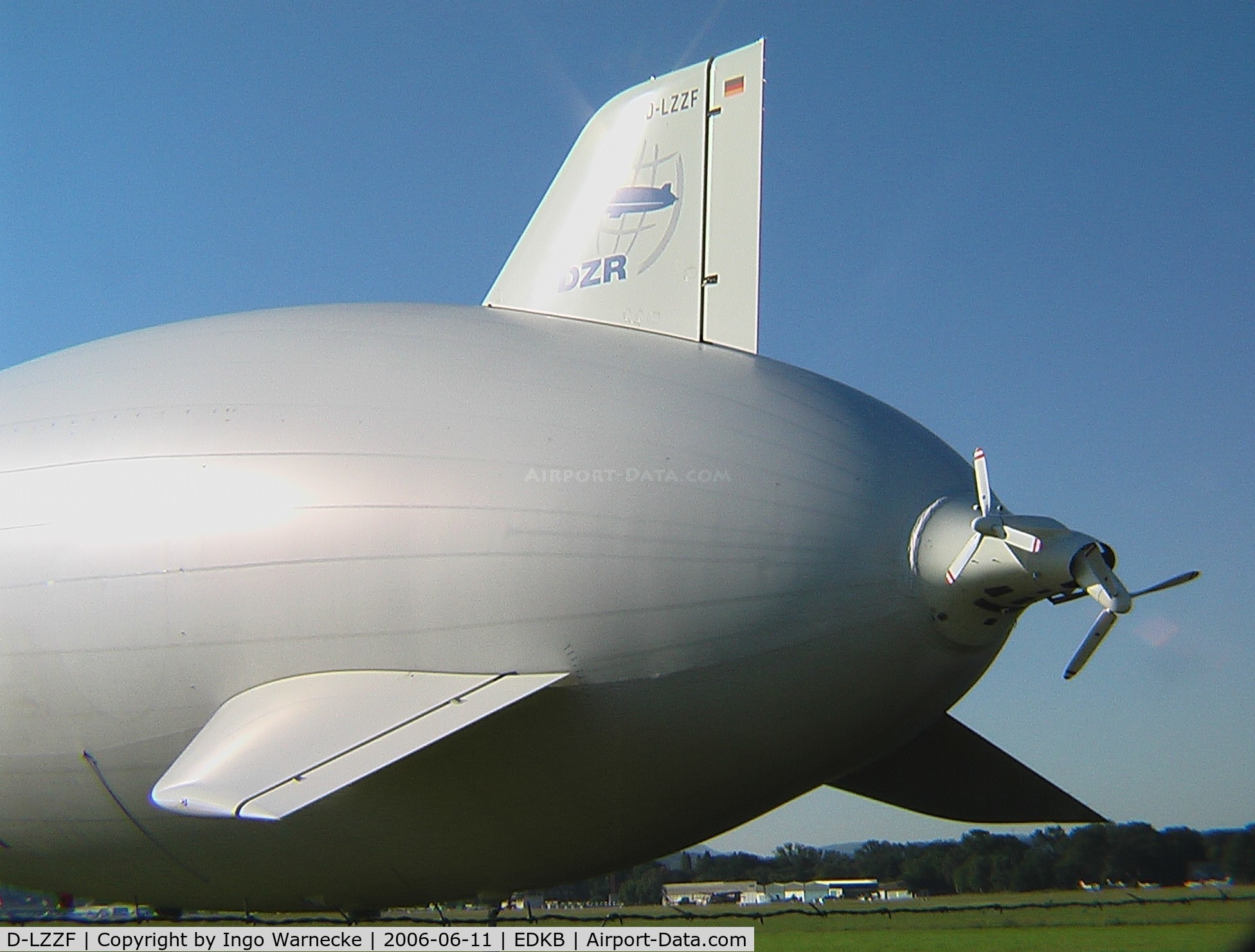 D-LZZF, 1998 Zeppelin NT07 C/N 3, Zeppelin NT - Deutsche Zeppelin Reederei / DLR at Bonn/Hangelar airfield