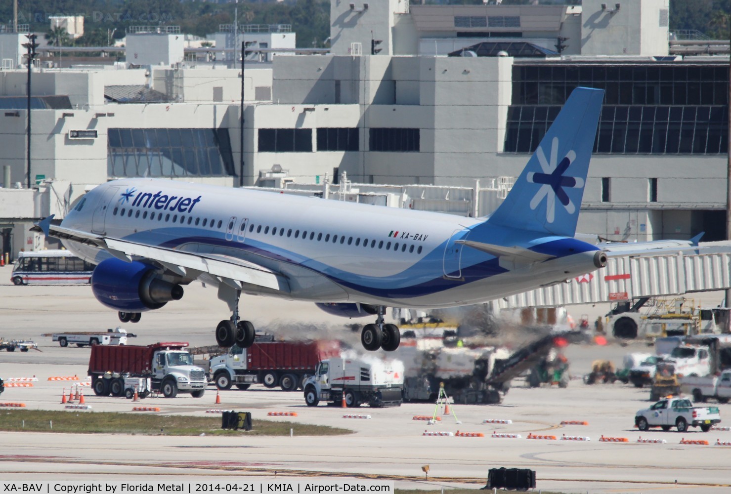 XA-BAV, 2012 Airbus A320-214 C/N 5372, MIA spotting 2014