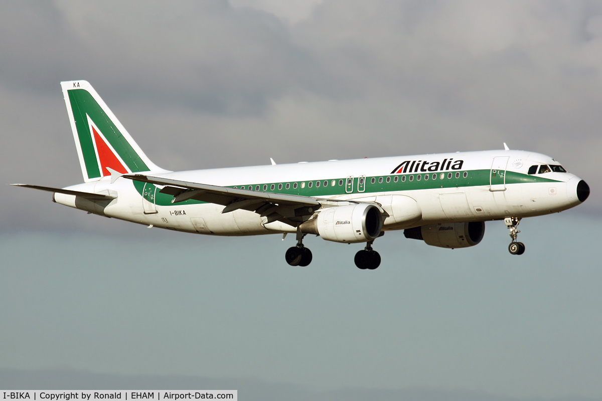 I-BIKA, 1999 Airbus A320-214 C/N 951, at spl