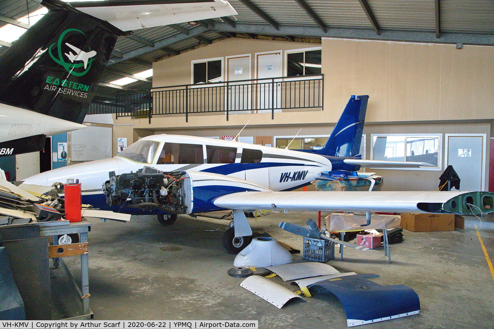 VH-KMV, 1970 Piper PA-39 Twin Comanche C/R C/N 39-6, Port Macquarie Airport NSW 2020