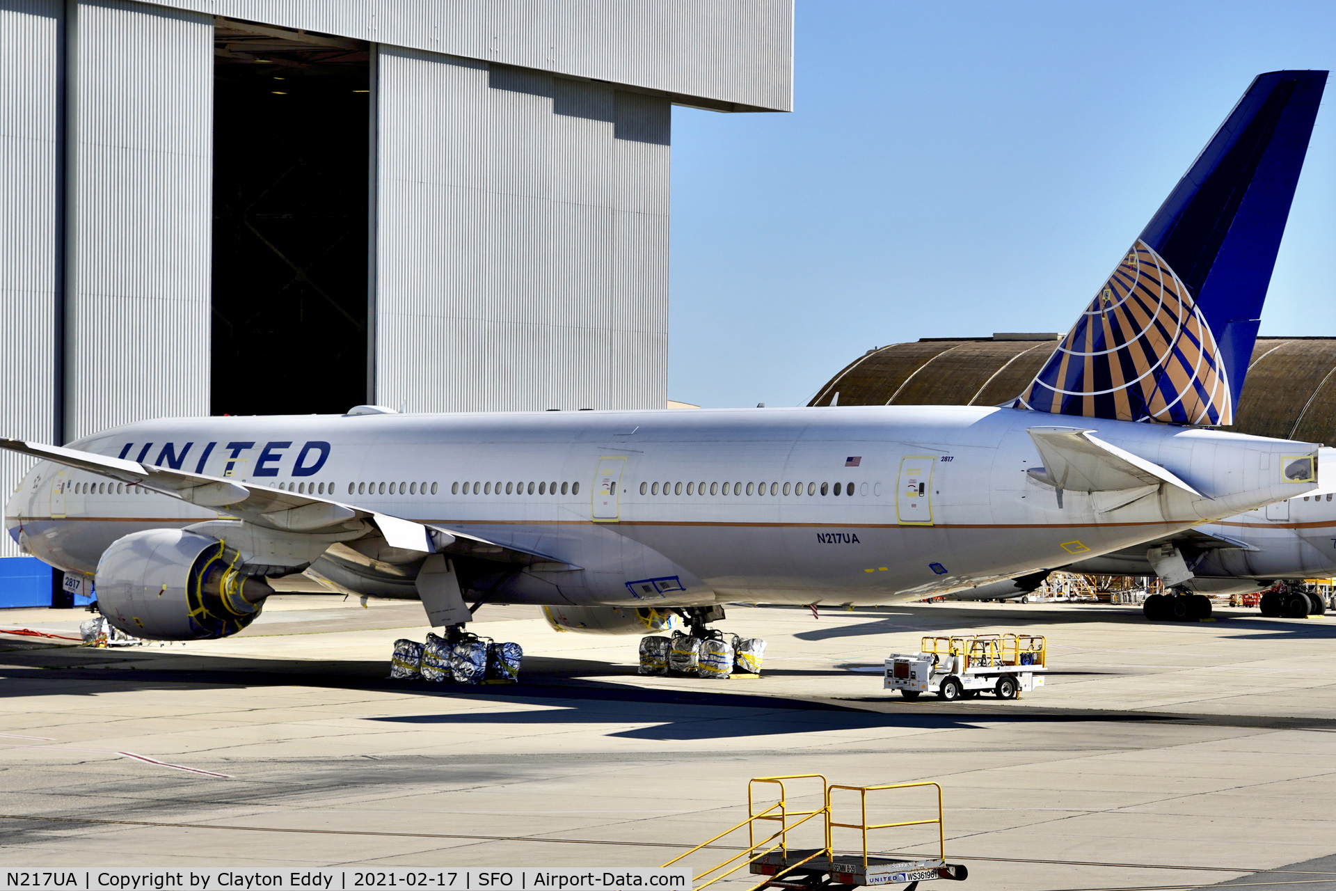 N217UA, 2000 Boeing 777-222 C/N 30550, This aircraft has been locked down from the beginning SFO 2021.