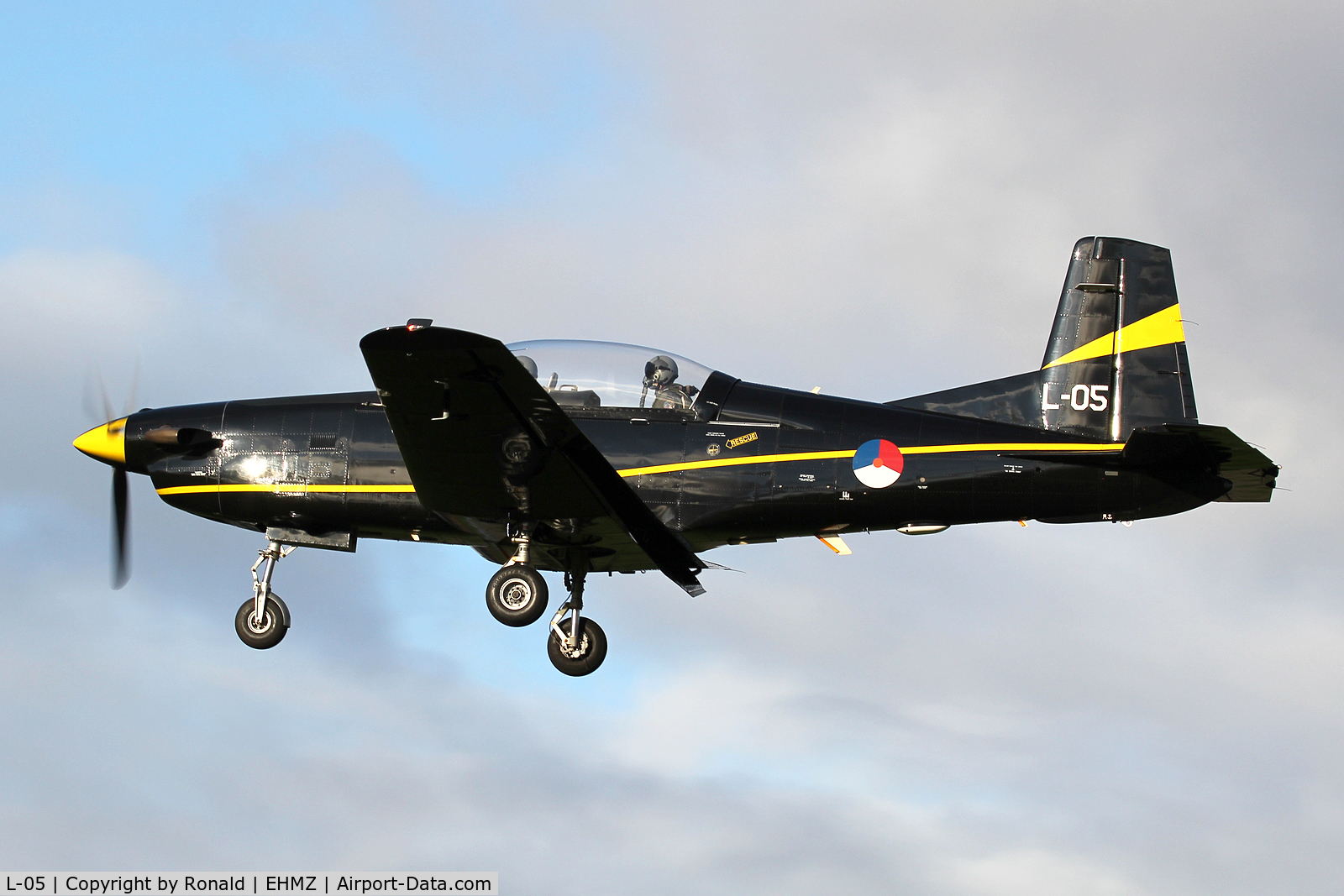 L-05, Pilatus PC-7 Turbo Trainer C/N 542, at ehmz